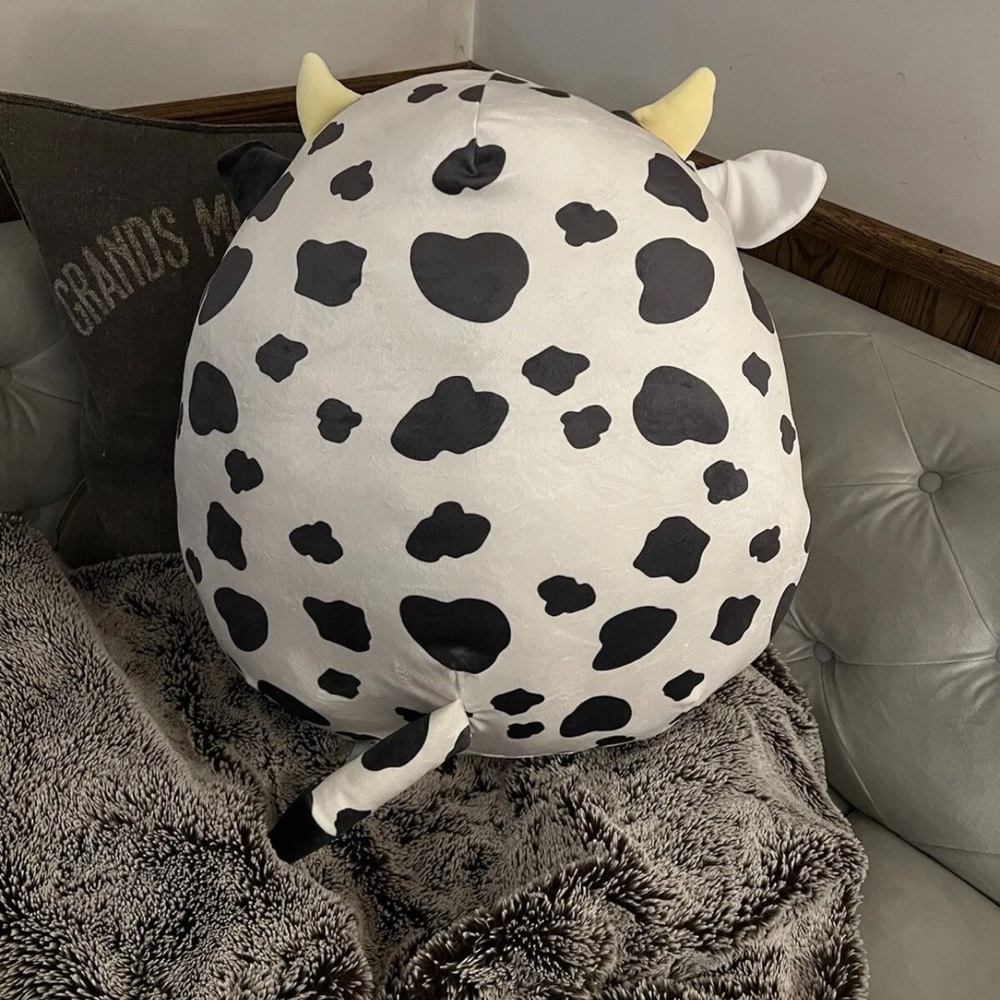 Squishmallows 20” XL Colin the cow w heart nose - Picture 2 of 5